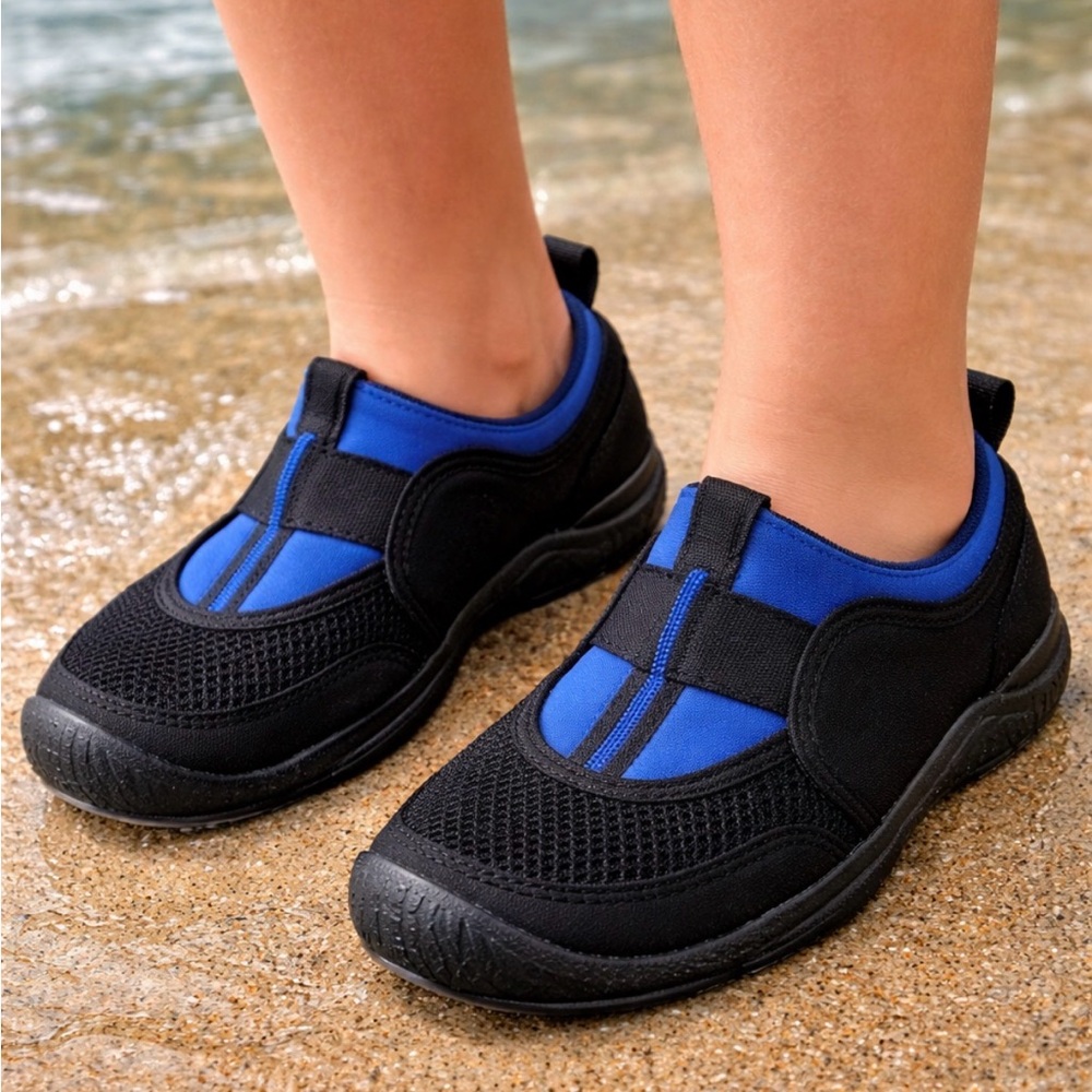 O’rageous Boys Size 13 Water Shoes  Blue Black New With Tags(B111)&✨